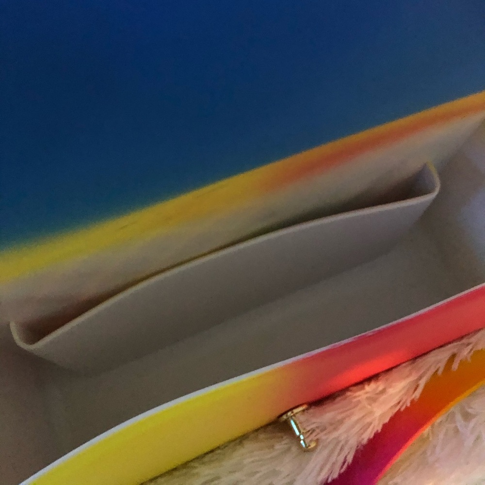 Rainbow Jelly Purse - Picture 5 of 5